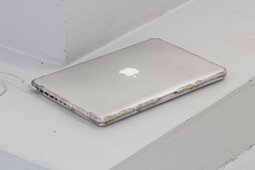 Unibody | 3x23x33cm | macbook pro welded shut | 2015