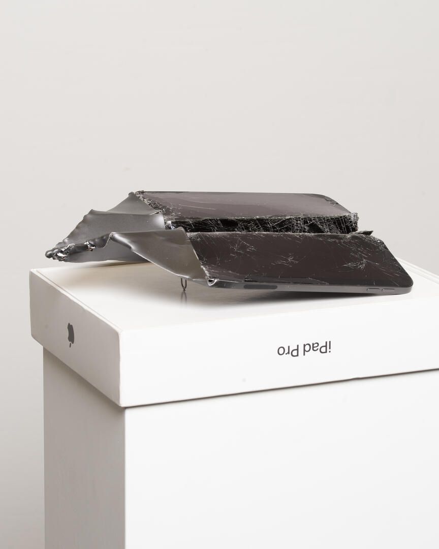 A1980 / iPad PRO Folded / 5x17x23cm / 2025