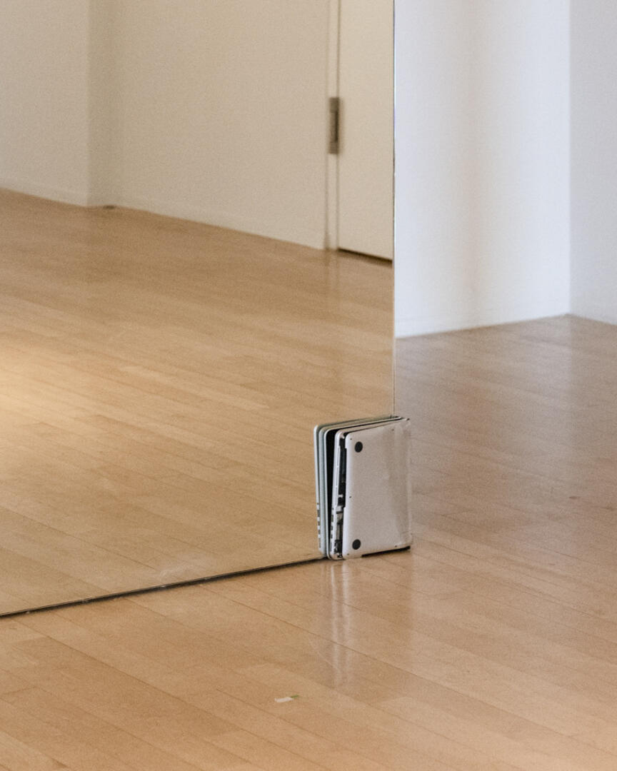 „Kantenschoner“ / Macbook pro folded 1,8x31,4x21cm / 2023